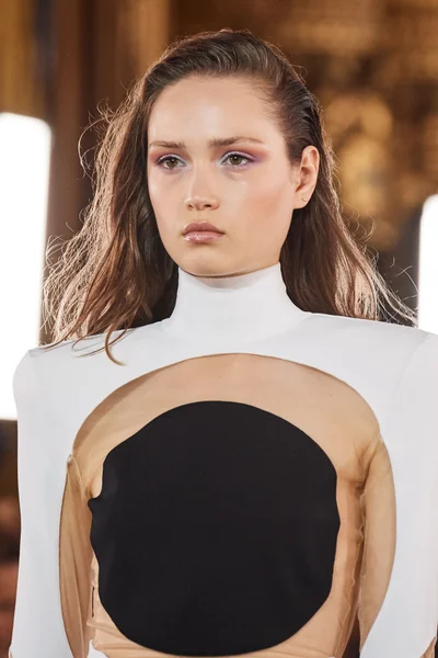 Look 8